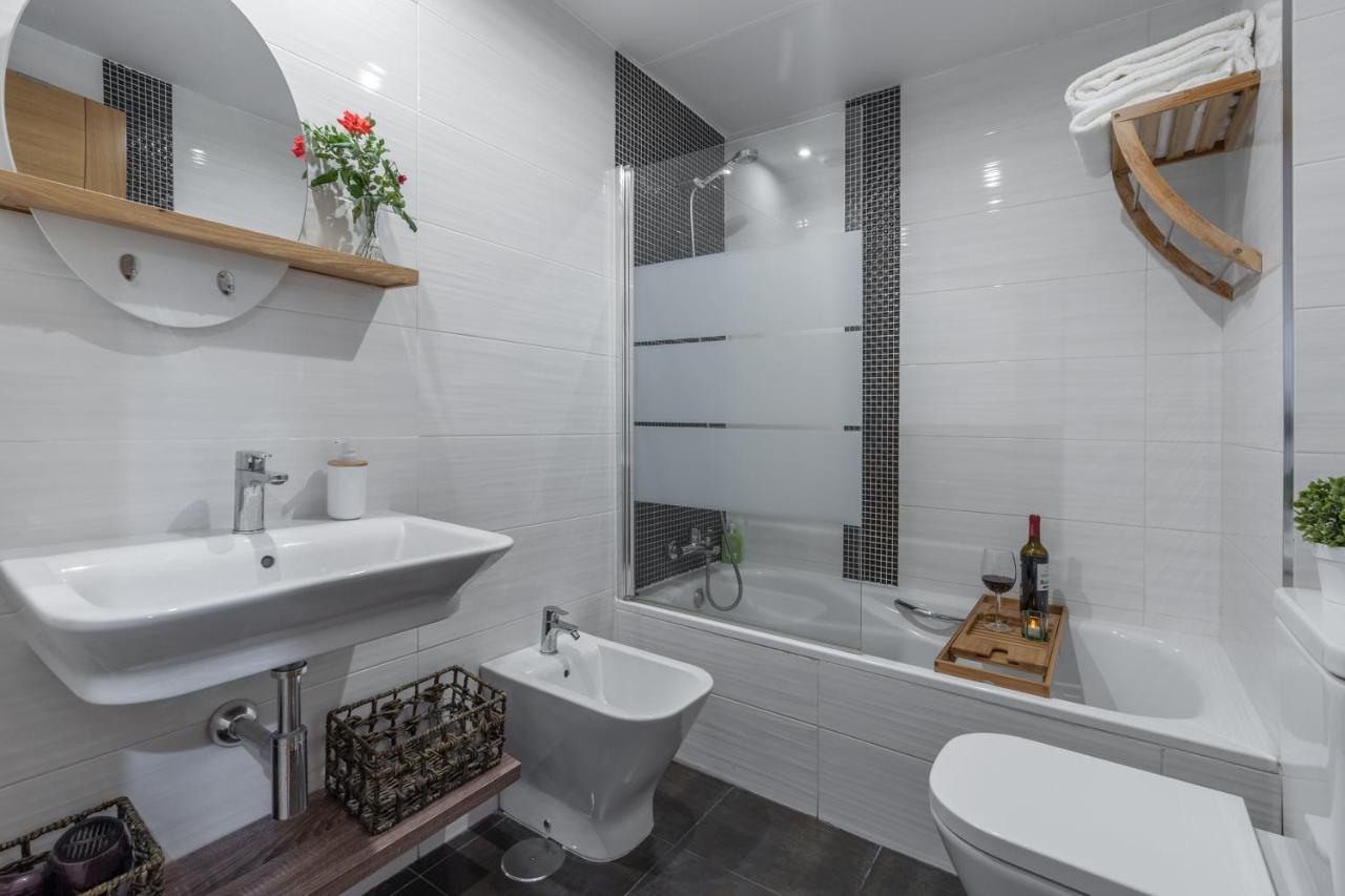 Tuguest Postigo I Catedral Apartment - Free Parking Granada Buitenkant foto